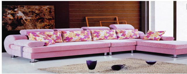 用什么清洁剂清洗布艺沙发好(布艺沙发清洁剂怎么用)