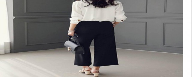 黑色直筒裤怎么搭配好看(黑色直筒裤子配什么颜色上衣好看)