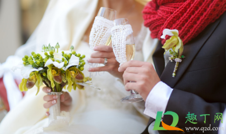 男朋友着急领证不着急办酒席说明什么(办了酒席男方不愿意领证)