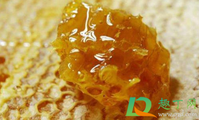 蜂蜜分层后还能喝吗(蜂蜜分离了两层还能吃吗)