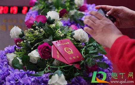 男朋友着急领证不着急办酒席说明什么(办了酒席男方不愿意领证)