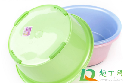 塑料盆变形怎么恢复(塑料盆挤压变形怎么恢复)