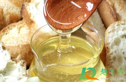 蜂蜜分层是真蜂蜜吗(分层的蜂蜜是真的还是假的)