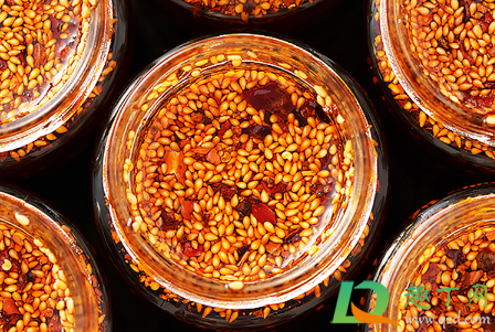 自己做的油泼辣子能放多久(油泼辣子放久了能吃吗)