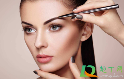 有几根眉毛变白是什么原因(有一根眉毛变白) 有几根眉毛变白是什么原因(有一根眉毛变白)