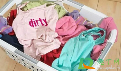 洗衣服用清水洗得干净吗(洗完衣服还要用清水) 洗衣服用清水洗得干净吗(洗完衣服还要用清水)