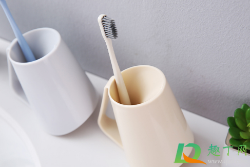 漱口杯发霉了对人身体危害吗(漱口杯子发霉) 漱口杯发霉了对人身体危害吗(漱口杯子发霉)