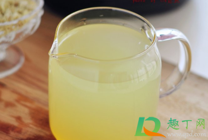 蜂蜜用冷水冲什么效果(蜂蜜水用冷水冲有什么用)