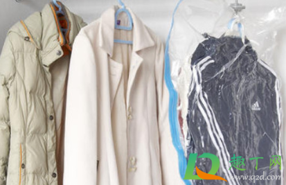 亮皮羽绒服脏了怎么清洗(羽绒服脏了发亮怎么办)