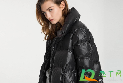 亮皮羽绒服脏了怎么清洗(羽绒服脏了发亮怎么办)