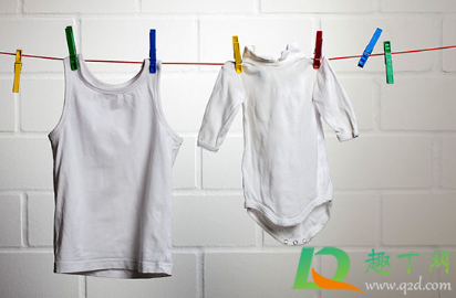 洗衣服用清水洗得干净吗(洗完衣服还要用清水) 洗衣服用清水洗得干净吗(洗完衣服还要用清水)