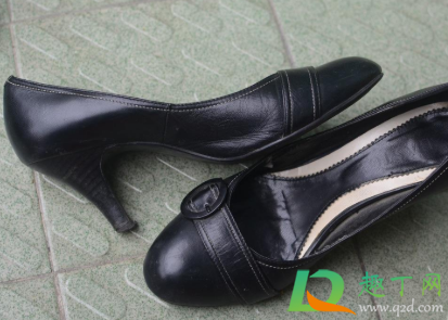 鞋底磨损怎么补(鞋底磨损有什么可以补救) 鞋底磨损怎么补(鞋底磨损有什么可以补救)