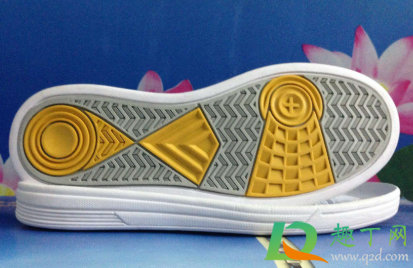 鞋底橡胶老化怎么修复(鞋底的胶老化了怎么办)