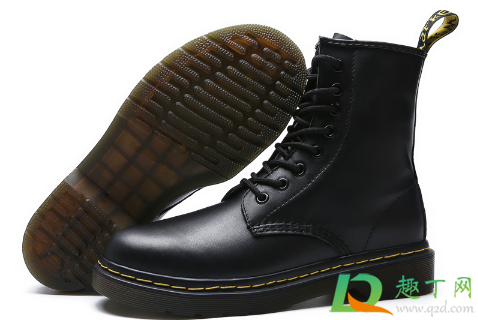 马丁靴压脚背是鞋垫高吗(马丁靴压脚背是买小的原因吗)