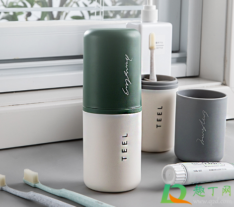 刷牙杯里会生蛆吗(刷牙杯为什么有污垢) 刷牙杯里会生蛆吗(刷牙杯为什么有污垢)