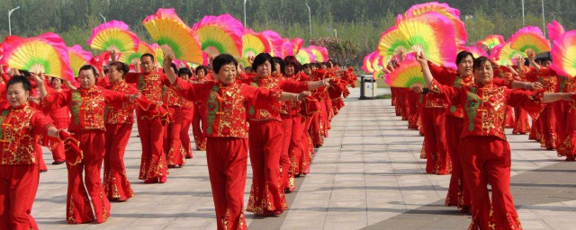 具体穿着建议(明天穿着建议)