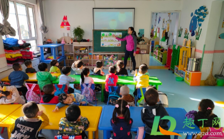 如何避免骗子冒充班主任进班群收取学杂费(班级群里冒充老师收费)