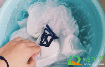 衣服搞到PVC胶水怎么办(衣服上的pvc胶水干了怎么去除) 衣服搞到PVC胶水怎么办(衣服上的pvc胶水干了怎么去除)