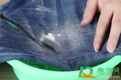 手上弄上柴油怎么去除(手沾到柴油,用什么洗掉) 手上弄上柴油怎么去除(手沾到柴油,用什么洗掉)