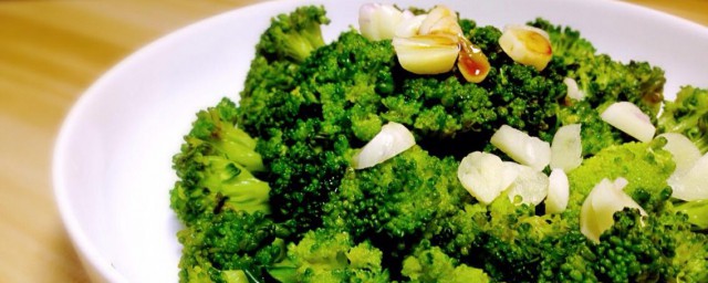 西兰花中有什么营养成分(西兰花的营养成分是什么)