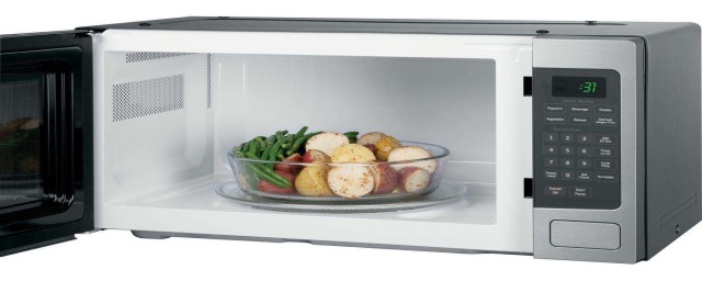 微波炉里是否可以放不锈钢盆(微波炉能放不锈钢盆)