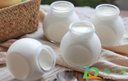 喝纯牛奶上火还是去火(上火是不是不能喝纯牛奶)