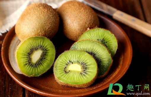 猕猴桃熟到什么程度不能吃(猕猴桃感觉太熟了可以吃吗)