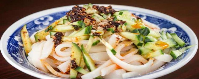 如何制作凉皮(豌豆粉如何制作凉皮)