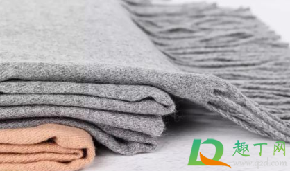 围巾起球正常吗(围巾起球是质量问题吗) 围巾起球正常吗(围巾起球是质量问题吗)