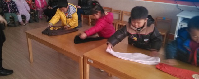 叠衣步骤真的太给力了(叠衣物的技巧)