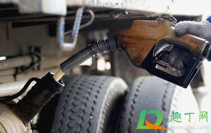 假柴油是什么做的什么颜色(假柴油怎么分辨)