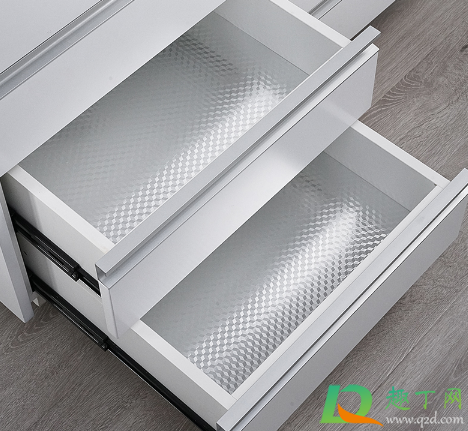 橱柜铝箔贴纸能用多久(橱柜铝箔贴自己怎么贴)