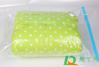 抽真空的衣服拆出来会皱吗(真空袋会把衣服弄皱吗)