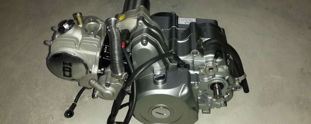 汽车的离合器(离合器的作用)