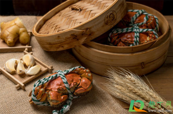 蒸大闸蟹放盐还是不放盐(蒸大闸蟹用不用放盐)