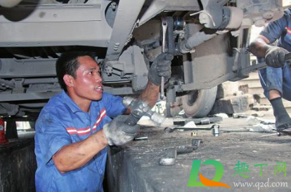 手上弄上柴油怎么去除(手沾到柴油,用什么洗掉)