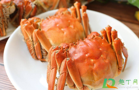 螃蟹是整个蒸还是对半砍开(螃蟹什么样算是蒸熟了)