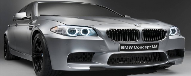 汽车发动机故障灯一闪一闪的原因分析(发动机故障灯一闪一闪应该怎么办)