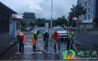 柴油洒在地上怎么处理(柴油洒了一地怎么处理)