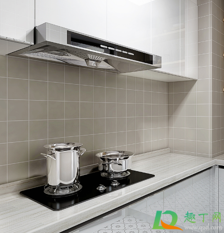 橱柜铝箔贴纸能用多久(橱柜铝箔贴自己怎么贴)