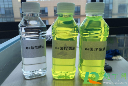 车内弄上柴油怎么清理(车上撒柴油怎么去除)