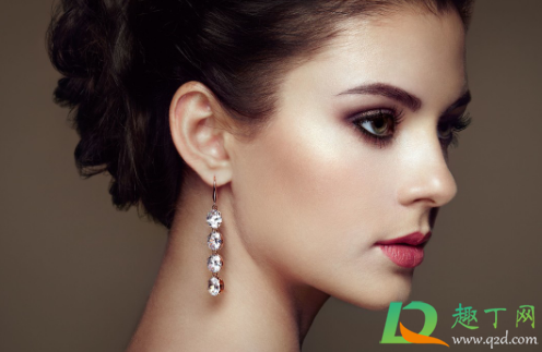 为什么耳环带着就变色了(防止耳环变色) 为什么耳环带着就变色了(防止耳环变色)