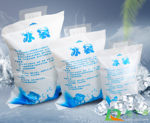 冰袋剪开扔会有危险吗(冰袋剪开会怎么样)