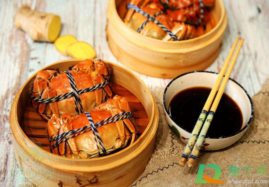 大闸蟹蒸的时候是背放后面还是底下放后面(大闸蟹要背部向上蒸吗)