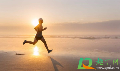 跑步后体温下降是什么原因(跑了步体温会上升吗)