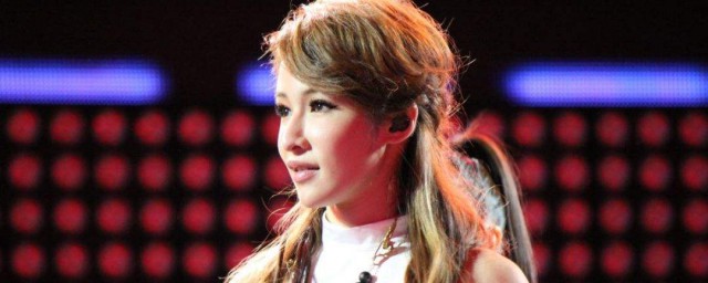 萧亚轩什么时候出道的(萧亚轩什么时候火的)