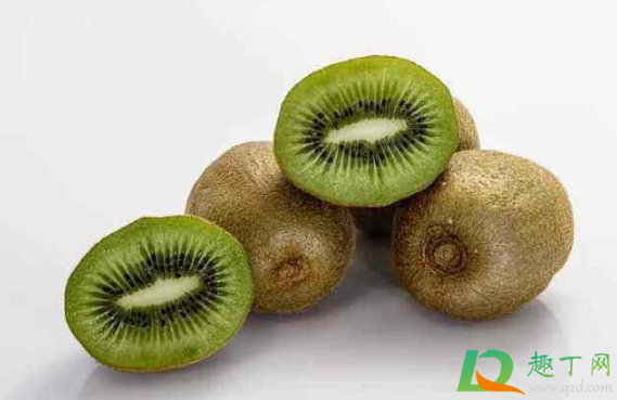 猕猴桃放在什么地方容易熟(猕猴桃放着能熟吗)