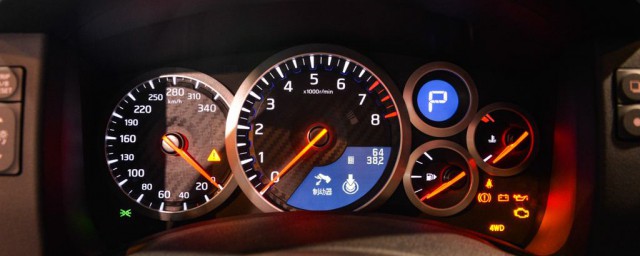 刹车灯不亮有什么原因(刹车灯不亮会有故障灯吗)