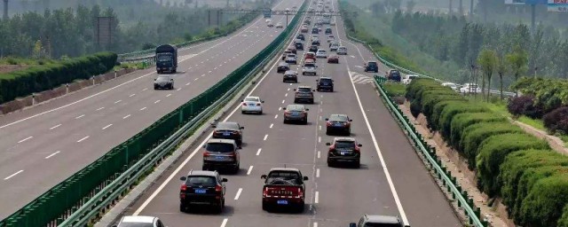 新手开车跑长途需要注意6点(开小车跑长途注意事项)