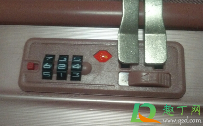行李箱密码忘了怎么开锁(外交官行李箱密码忘了怎么开锁)